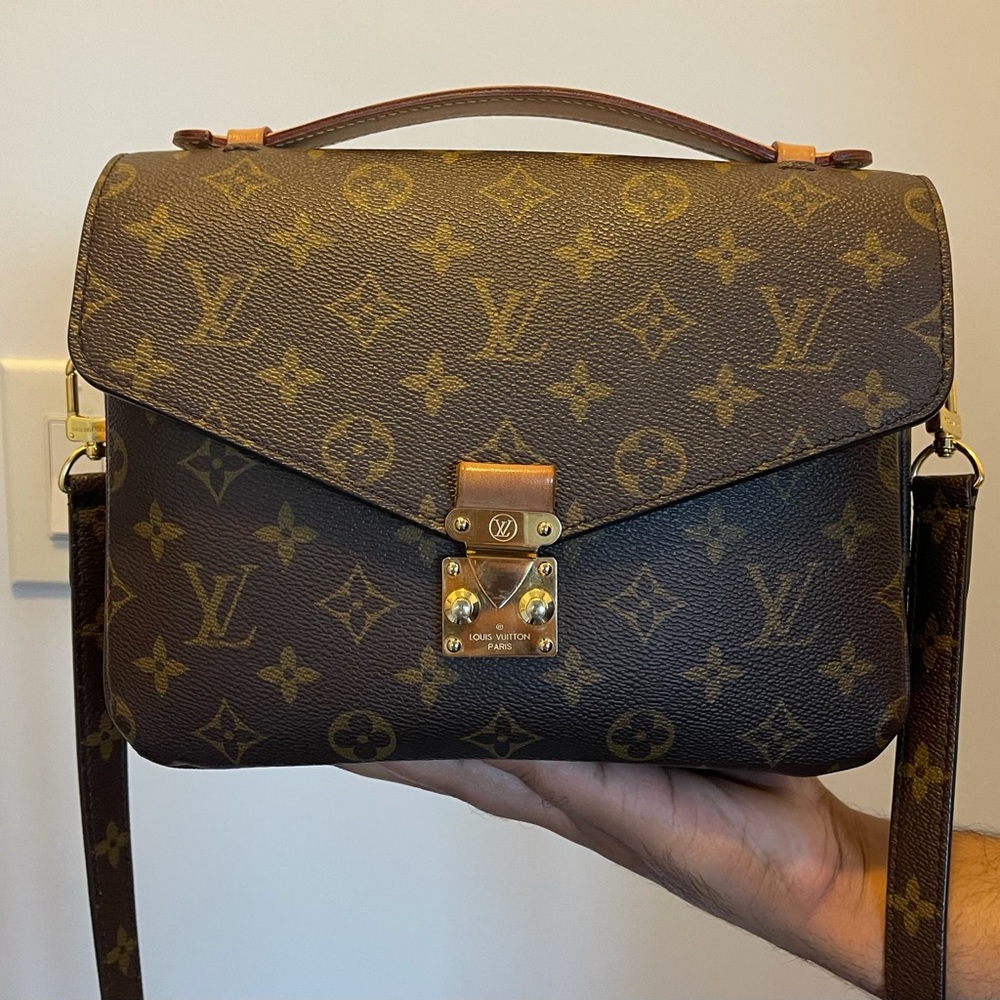 Louis Vuitton Pochette Metis - Monogram